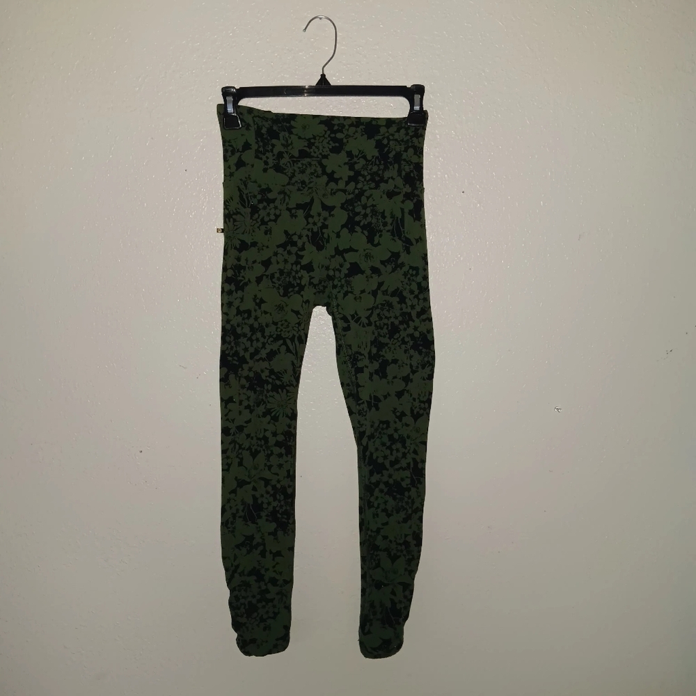 Lululemon yoga pants. Green and black. Size 4.